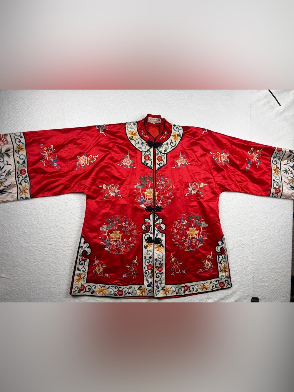 vintage 1960’s Bai hua Chinese red silk  short surcoat style robe